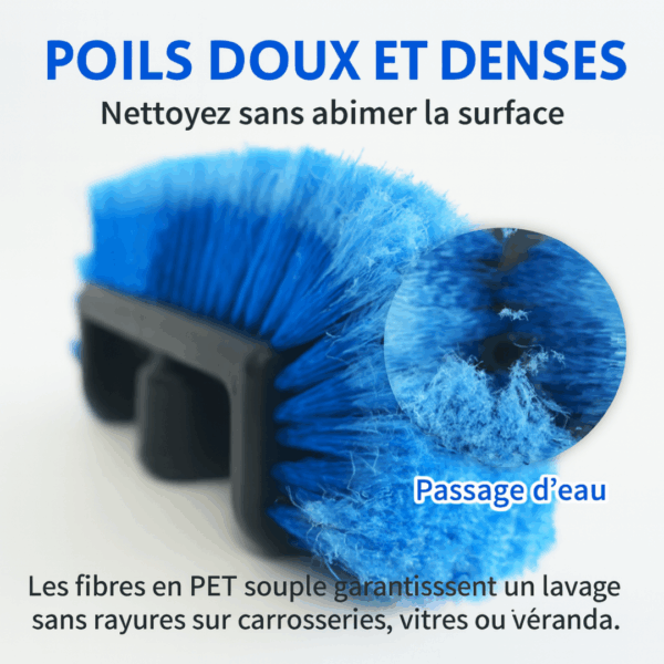 Brosse de nettoyage extérieure tri-faces avec poils doux et denses et passage d’eau intégré pour carrosserie, vitres et véranda.