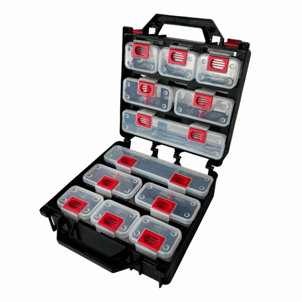 Boîte de rangement double face avec compartiments détachables transparents et clips rouges pour organiser visserie, outils et accessoires.