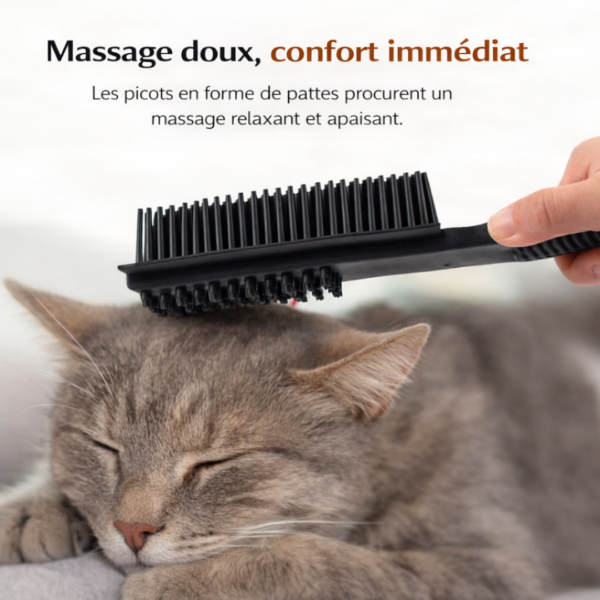 Brosse en silicone Puppyklean avec picots en forme de pattes offrant un massage doux et apaisant pour les animaux, tout en retirant les poils sur les textiles.